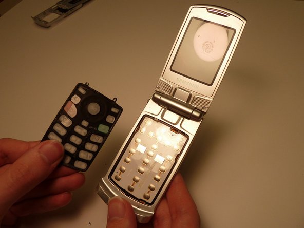 How to clean Samsung SGH-T639 keypad: crwdns2935265:012crwdnd2935265:02crwdnd2935265:03crwdne2935265:0