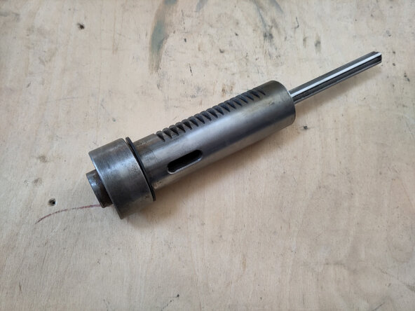 Kinzo 8E116 Spindle Bearing Replacement, remove quill from frame: crwdns2935265:02crwdnd2935265:03crwdnd2935265:03crwdne2935265:0