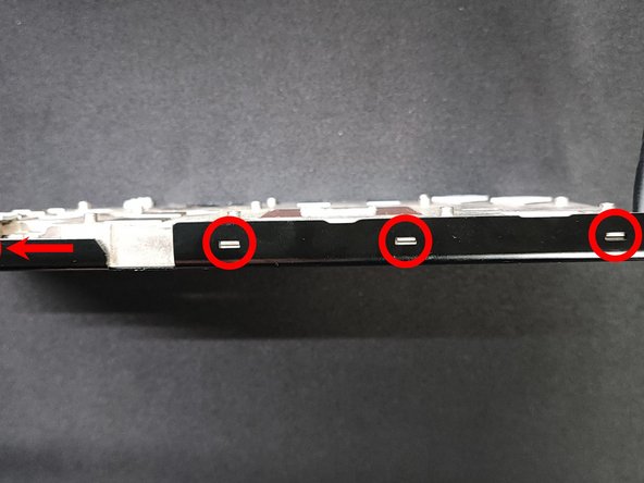 GeForce 9800GT Teardown, Fan cover removal: crwdns2935265:04crwdnd2935265:02crwdnd2935265:03crwdne2935265:0