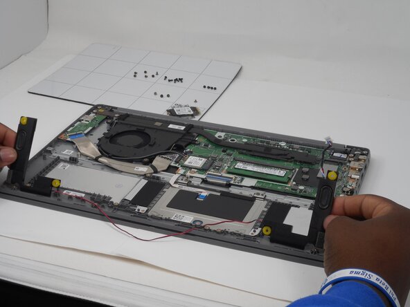 Lenovo IdeaPad 1-15ALC7 Speakers Replacement, Speakers: crwdns2935265:04crwdnd2935265:03crwdnd2935265:03crwdne2935265:0