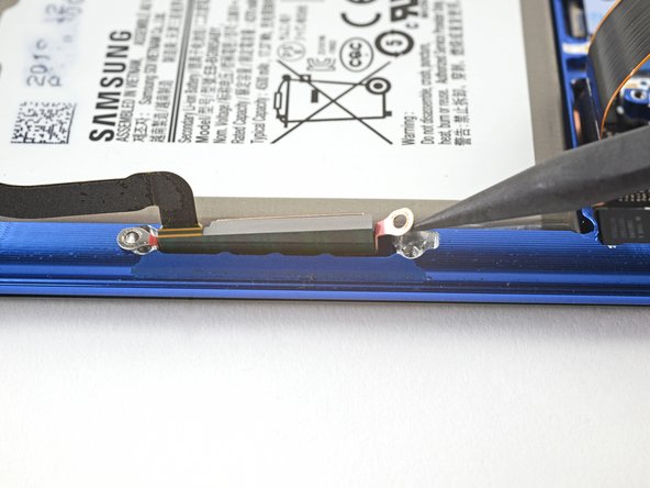 Samsung Galaxy S20+ Screen and Battery Assembly Replacement, Remove the left 5G antenna: crwdns2935265:048crwdnd2935265:02crwdnd2935265:03crwdne2935265:0