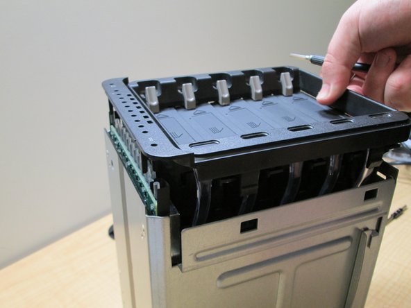 Drobo FS DRDS2-A Power Switch Replacement: crwdns2935265:05crwdnd2935265:02crwdnd2935265:02crwdne2935265:0