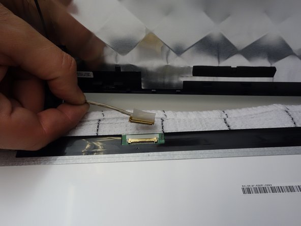 why! W650SZ LCD Screen Replacement, Unplug the LCD and Remove the Screen: crwdns2935265:09crwdnd2935265:02crwdnd2935265:03crwdne2935265:0