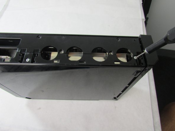 Nintendo Wii 2011 Disassembly: step 4, image 2 of 2