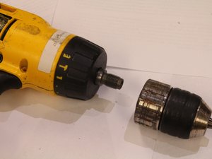 Dewalt drill chuck deals stuck