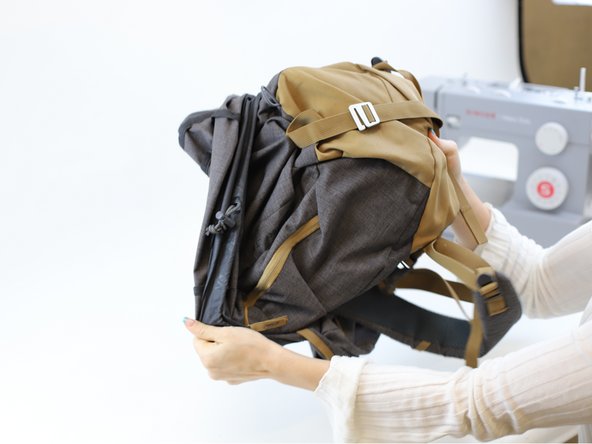 How to Repair a Loose Webbing Strap in a Backpack, Sew the "binding" strap to the inner part: crwdns2935265:011crwdnd2935265:03crwdnd2935265:03crwdne2935265:0