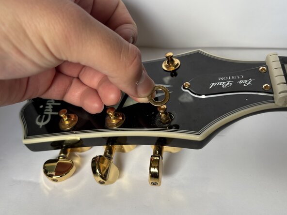 Epiphone Les Paul Custom Tuning Keys Replacement: step 3, image 3 of 3