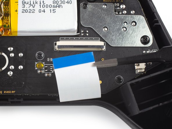 GuliKit KingKong 2 Pro Battery Replacement, Disconnect the interconnect cable: crwdns2935265:010crwdnd2935265:02crwdnd2935265:02crwdne2935265:0