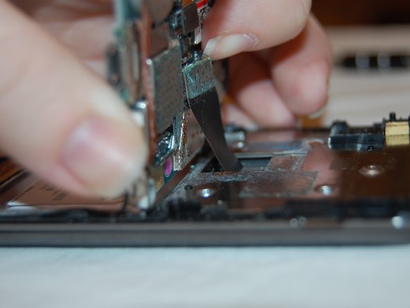 Pantech Crux Teardown: step 11, image 2 of 3