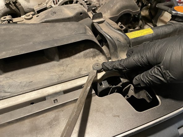 2005-2009 Subaru Outback Low Beam Headlight Replacement: Schritt 4, Bild 1 von 3