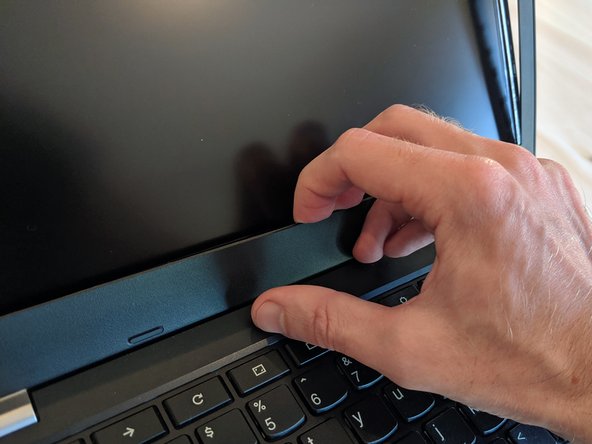 ThinkPad 13 Chromebook Display Replacement, Display Removal: crwdns2935265:07crwdnd2935265:02crwdnd2935265:02crwdne2935265:0