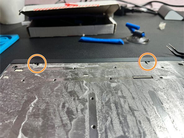 Disassembling reMarkable 2 for a stuck power button, Remove screws and get access to internals: stap 0, afbeelding 2 van 3
