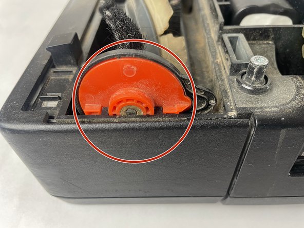 Neato BOTVAC D5 Main Roller Brush Replacement: crwdns2935265:04crwdnd2935265:02crwdnd2935265:02crwdne2935265:0