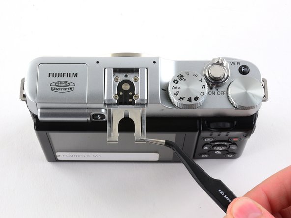 Fujifilm X-M1 Disassembly: crwdns2935265:06crwdnd2935265:02crwdnd2935265:02crwdne2935265:0