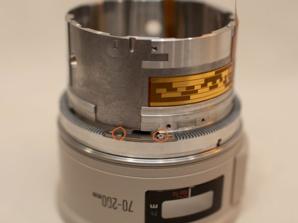 Canon EF 70-200mm f/2.8L IS USM Zooming Key Replacement, Installing the New Zooming Key: crwdns2935265:012crwdnd2935265:02crwdnd2935265:02crwdne2935265:0