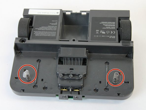 iRobot Braava 320 Deck Plate Arms Replacement: crwdns2935265:011crwdnd2935265:02crwdnd2935265:02crwdne2935265:0