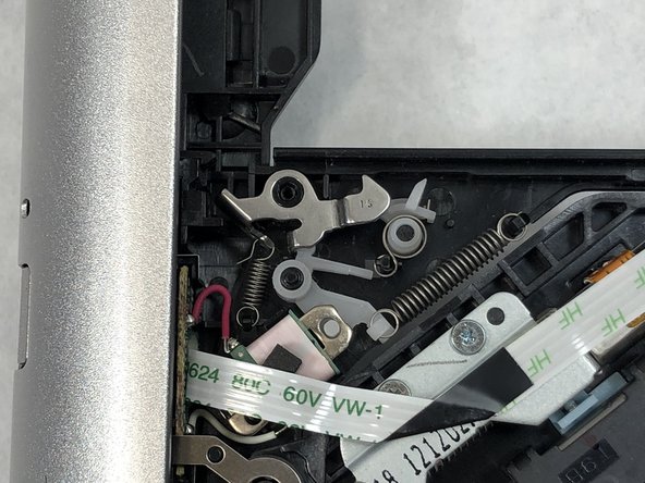 Dell Vostro 3550 Disk Drive Tray Latch Replacement: stap 0, afbeelding 2 van 3