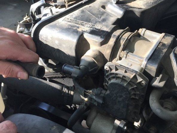 2005 Toyota 4Runner V6 Spark Plugs Replacement: crwdns2935265:06crwdnd2935265:03crwdnd2935265:03crwdne2935265:0