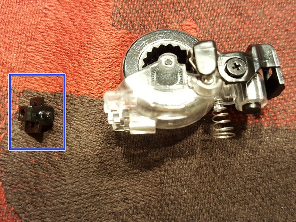 Logitech Anywhere Mouse MX Full Disassembly, Removing the scroll wheel: 手順 15、 3の画像 3