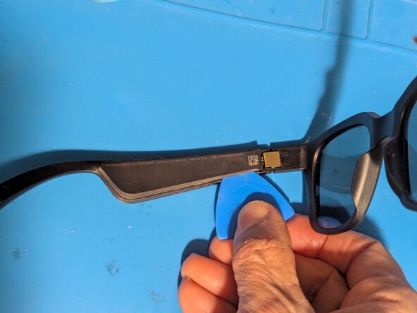 Bose Frames Alto Battery Removal: step 3, image 3 of 3