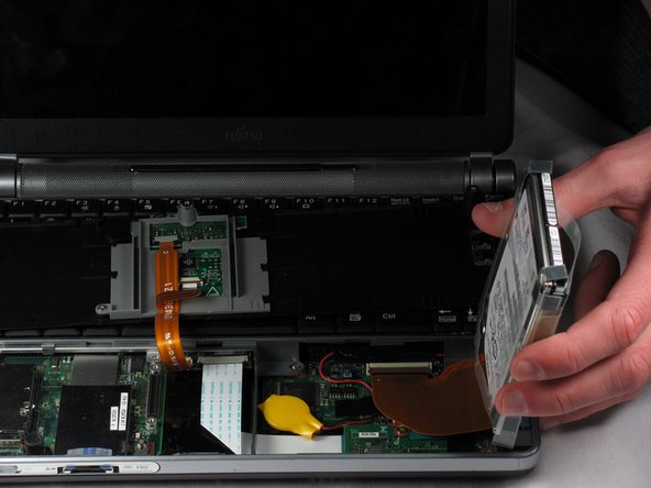 Fujitsu LIFEBOOK P7010D Hard Drive Replacement: crwdns2935265:07crwdnd2935265:03crwdnd2935265:03crwdne2935265:0