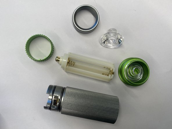 Companion XP450 LED 360º Lantern Teardown, Disassembling the torch: crwdns2935265:05crwdnd2935265:03crwdnd2935265:03crwdne2935265:0