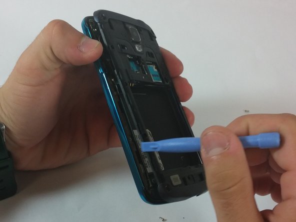 Samsung Galaxy S4 Active Speaker Replacement, Midframe removal: crwdns2935265:05crwdnd2935265:02crwdnd2935265:02crwdne2935265:0