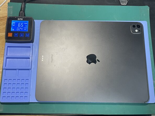 iPad Pro M4 13" Screen Replacement, Heating: crwdns2935265:02crwdnd2935265:01crwdnd2935265:01crwdne2935265:0