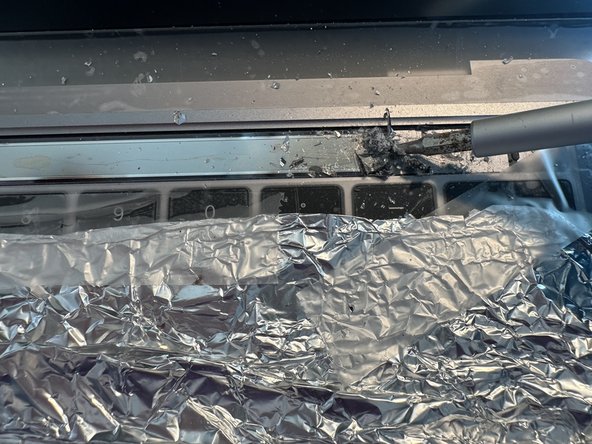 2018 MacBook Pro 13" Touch Bar Replacement, Start removing the Touch Bar: crwdns2935265:040crwdnd2935265:03crwdnd2935265:03crwdne2935265:0