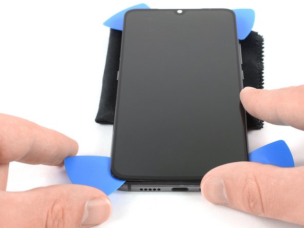 Xiaomi Mi 9 AMOLED & Digitizer Replacement: step 27, image 3 of 3