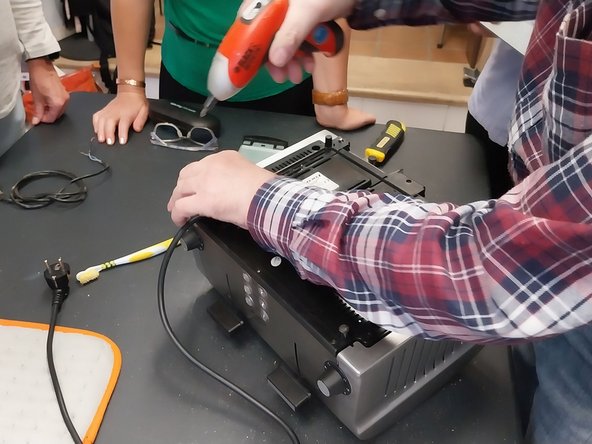 Tostadora, Al bajar la planca no  se queda enclavada, FALLO COMUN de muchas tostadoras.: paso 2, imagen 2 de 3