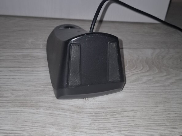 Disassembling Logitech Z506 Rear Satellite speaker, Screws: crwdns2935265:02crwdnd2935265:02crwdnd2935265:03crwdne2935265:0