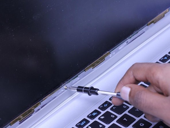 Samsung Series 9 NP900X4D-A03US Display Replacement: crwdns2935265:05crwdnd2935265:02crwdnd2935265:03crwdne2935265:0