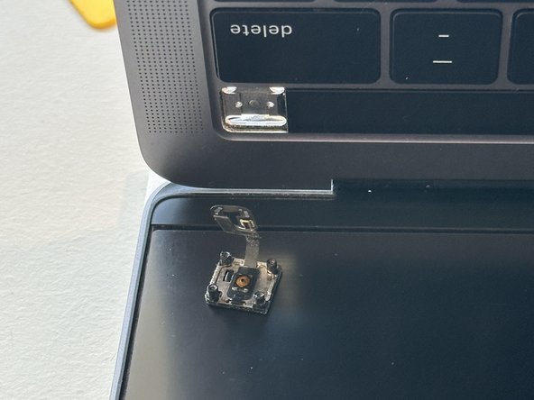 2018 MacBook Pro 13" Touch Bar Replacement, Touch ID sensor: crwdns2935265:037crwdnd2935265:03crwdnd2935265:03crwdne2935265:0