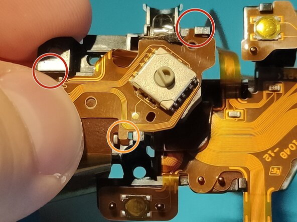 Sony A7 II Top Flex Cable replacement, Inserting AF assist lamp 2: crwdns2935265:040crwdnd2935265:03crwdnd2935265:03crwdne2935265:0