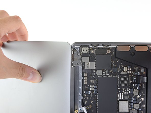 MacBook Pro 13" 2022 (M2) Display Assembly Replacement, Remove the display assembly: crwdns2935265:030crwdnd2935265:02crwdnd2935265:03crwdne2935265:0