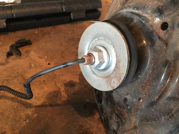 Chevrolet SS Sedan Rear Shock Absorber Replacement, Zip Tie: crwdns2935265:020crwdnd2935265:02crwdnd2935265:02crwdne2935265:0