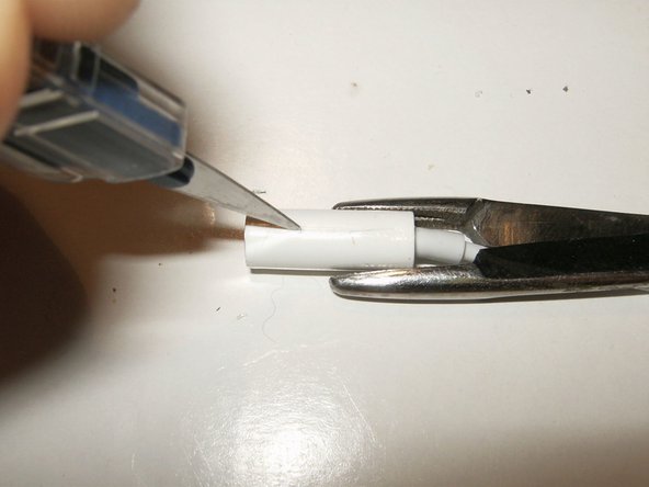 Apple Lightning to Headphone Jack Adapter Teardown, Cutting the headphone jack open: crwdns2935265:010crwdnd2935265:02crwdnd2935265:03crwdne2935265:0