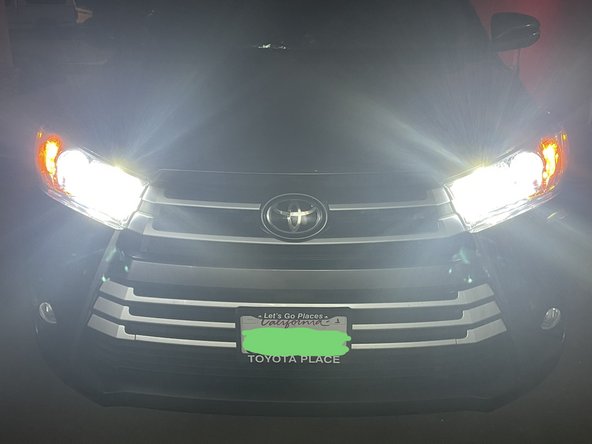 2015-2019 Toyota Highlander Headlight Bulbs Replacement: crwdns2935265:014crwdnd2935265:03crwdnd2935265:03crwdne2935265:0