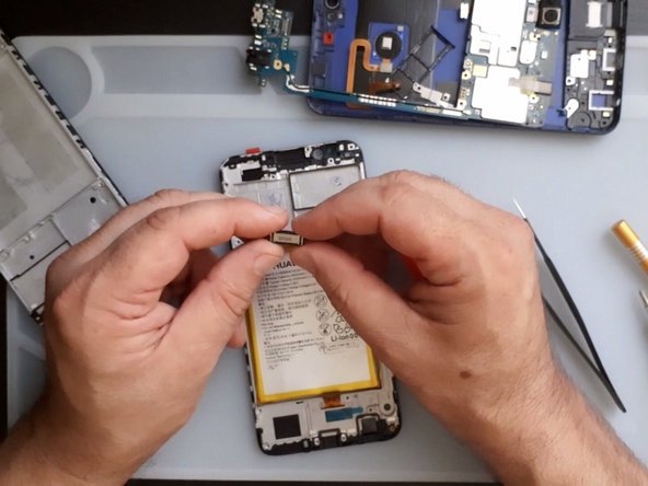 Huawei Y7 2018 (LDN-L21) Display Assembly with Frame Replacement: crwdns2935265:05crwdnd2935265:02crwdnd2935265:03crwdne2935265:0