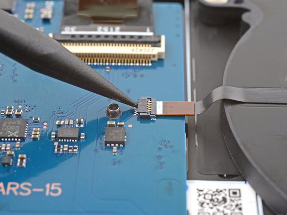 Samsung Galaxy Book Pro 360 15" Daughterboard Replacement, Disconnect the fan cable's ZIF connector: crwdns2935265:09crwdnd2935265:02crwdnd2935265:03crwdne2935265:0