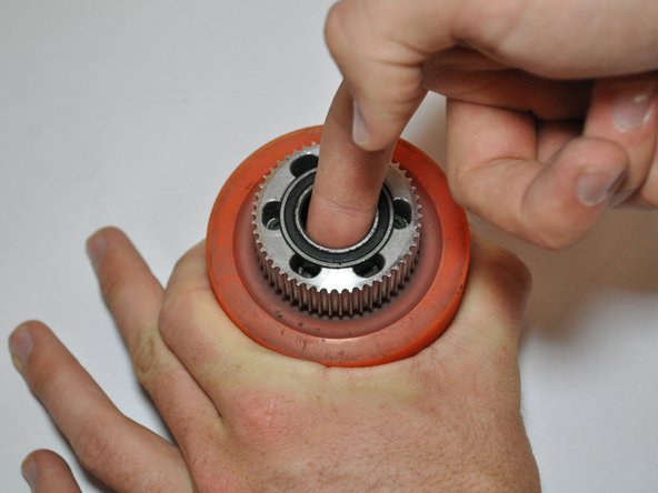 Boosted Board 1st Generation Pulley Bearings Replacement, Pulley Bearings: 5 단계, 이미지 2개 중 2개