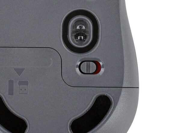 Logitech Signature M650 Battery Replacement, Turn off your mouse: crwdns2935265:01crwdnd2935265:01crwdnd2935265:01crwdne2935265:0