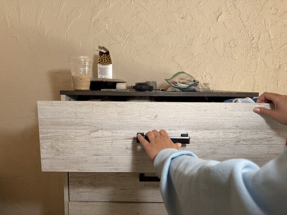 Ashley Furniture's 5 Drawer Chest Drawer Slide Replacement: crwdns2935265:09crwdnd2935265:03crwdnd2935265:03crwdne2935265:0