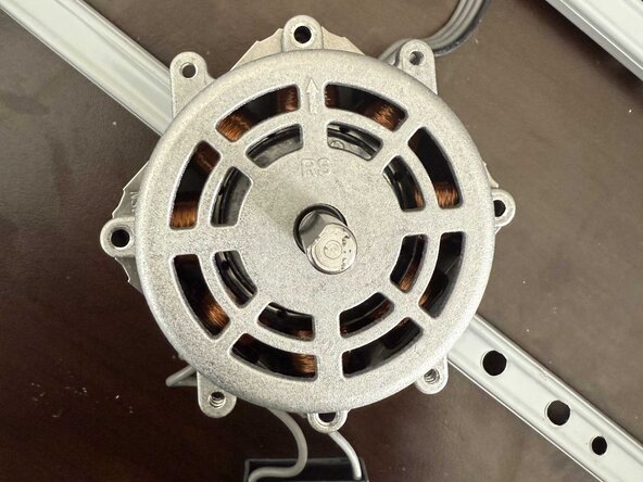 Lasko B20200 Rotor Replacement: 手順 5、 3の画像 2