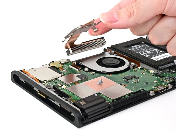 Nintendo Switch 2 Board Replacement, Install the heat sink: crwdns2935265:079crwdnd2935265:01crwdnd2935265:03crwdne2935265:0