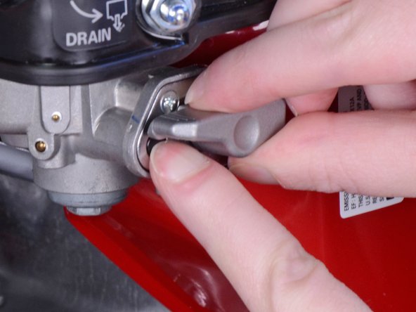 Honda FC600 Tiller Carburetor Replacement, Drain the Gasoline from the Carburetor: crwdns2935265:014crwdnd2935265:02crwdnd2935265:03crwdne2935265:0