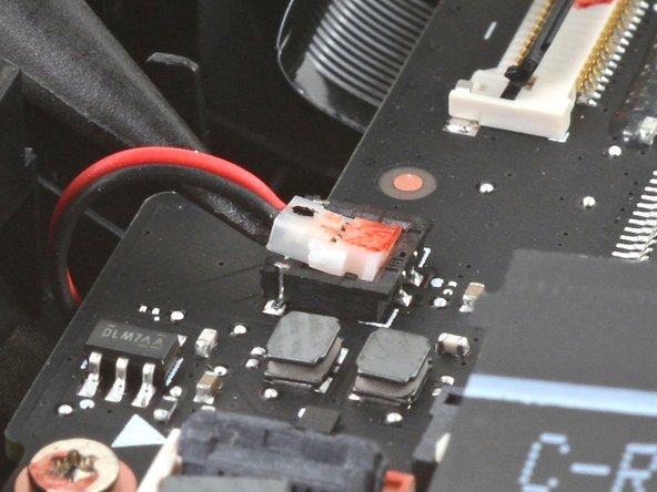 Steam Deck OLED Right Button Board Replacement, Disconnect the right haptics: 0 단계, 이미지 3개 중 2개