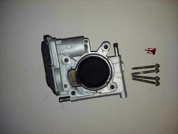 2005 Mazda 6 Electronic Throttle Body Replacement: crwdns2935265:07crwdnd2935265:03crwdnd2935265:03crwdne2935265:0