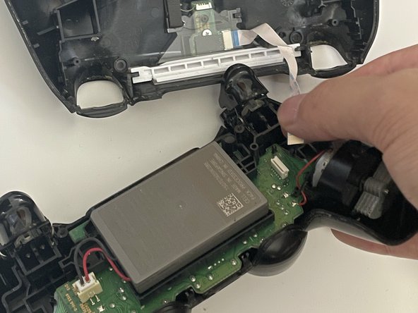 How to Clean The R2 and L2 Buttons on a Dualshock 4 CUH-ZCT2 Controller: crwdns2935265:03crwdnd2935265:02crwdnd2935265:02crwdne2935265:0